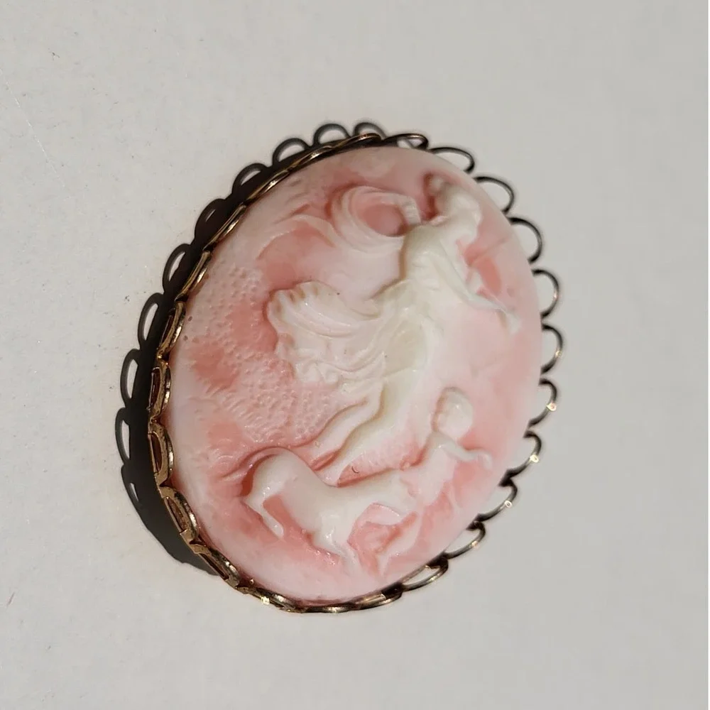 Vintage Cameo Brooch Pink Shell Goddess Cherub Stag Gold Tone Scalloped Frame